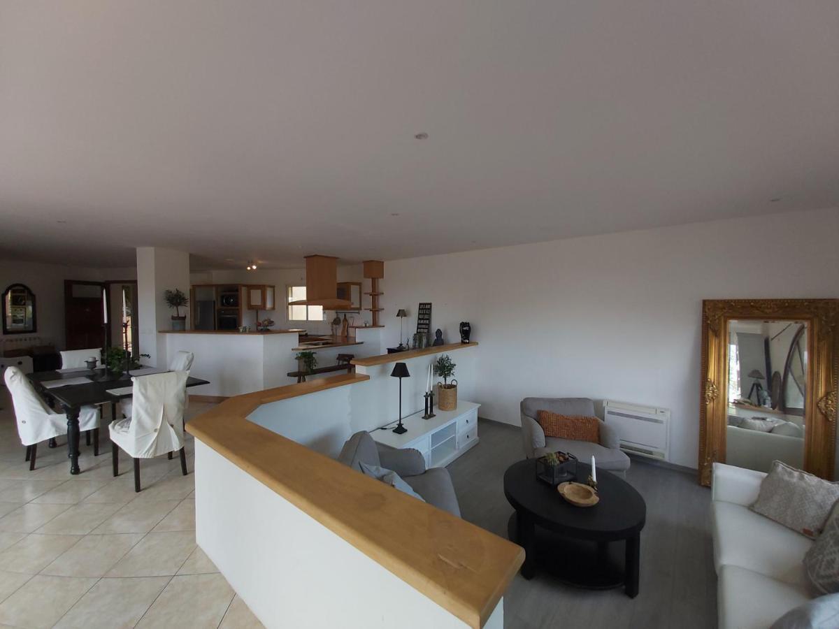 Beautiful Villa With A Stunning View Roujan Extérieur photo