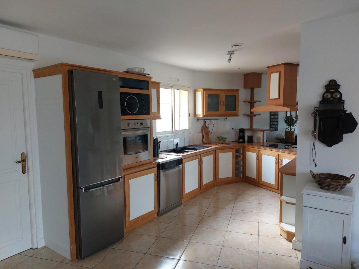 Beautiful Villa With A Stunning View Roujan Extérieur photo