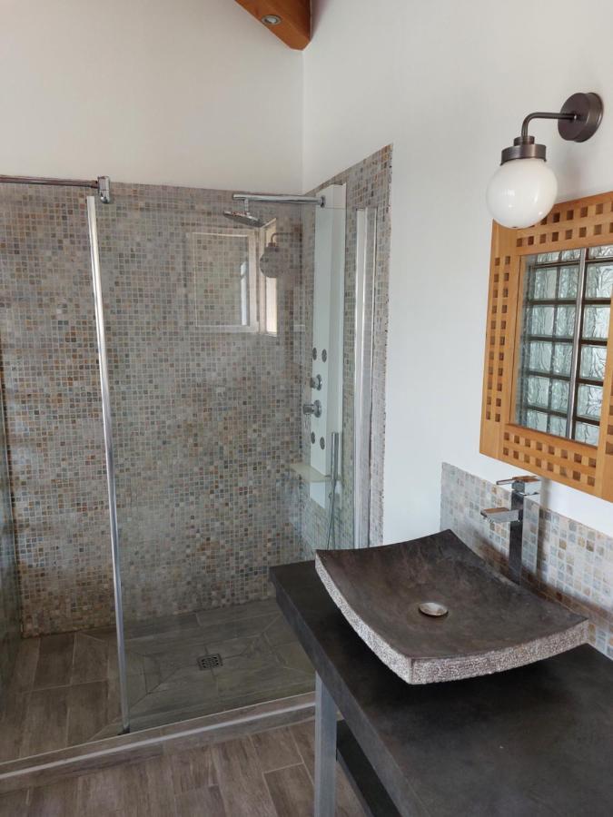 Beautiful Villa With A Stunning View Roujan Extérieur photo
